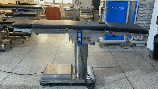 Skytron 6500HD with Remote and Mattress