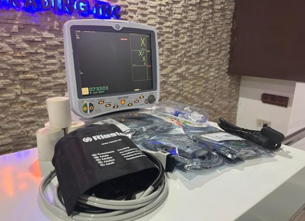 GE Dash 5000  with Accessories